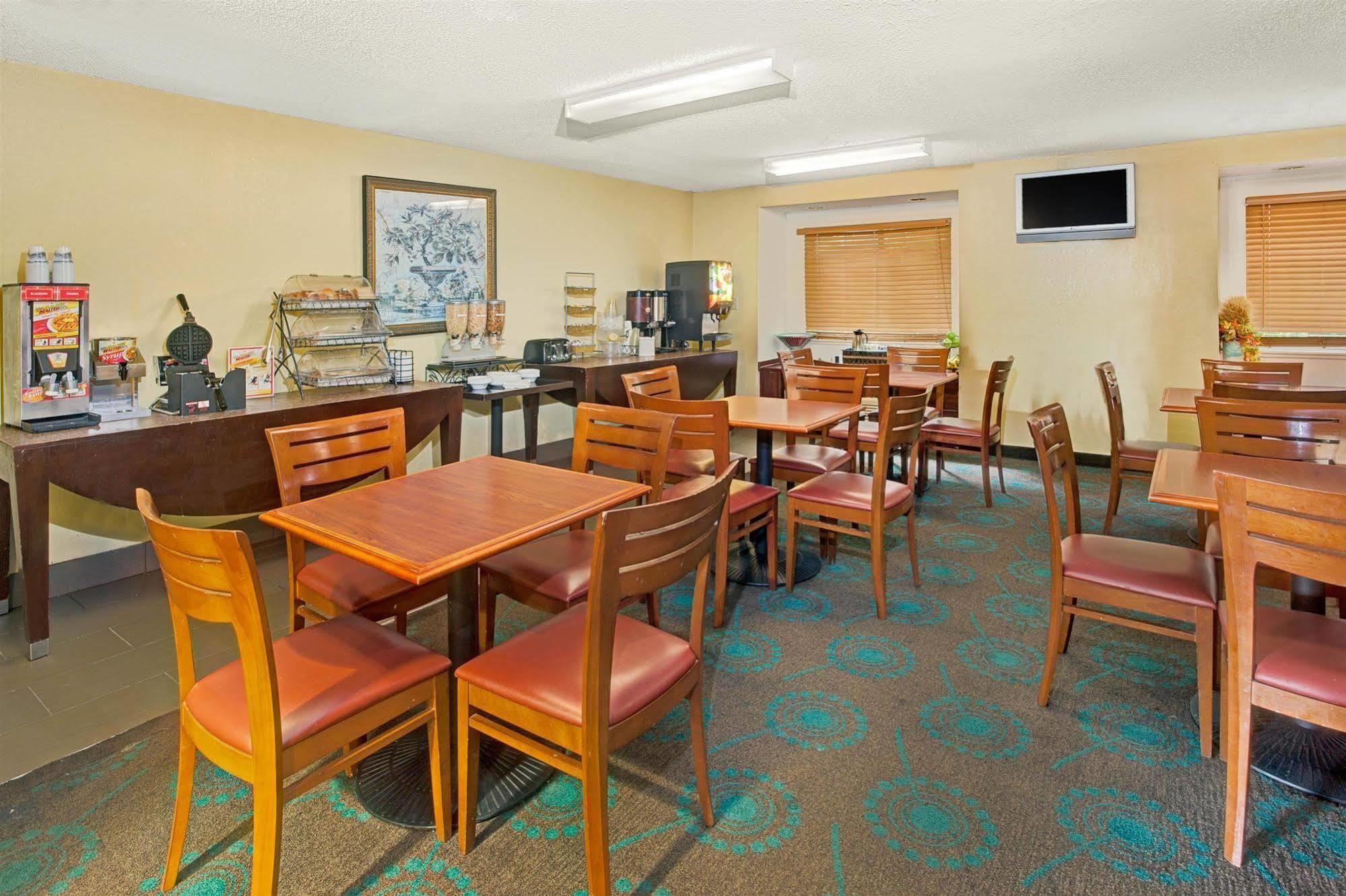 Microtel Inn By Wyndham Atlanta Airport Εξωτερικό φωτογραφία